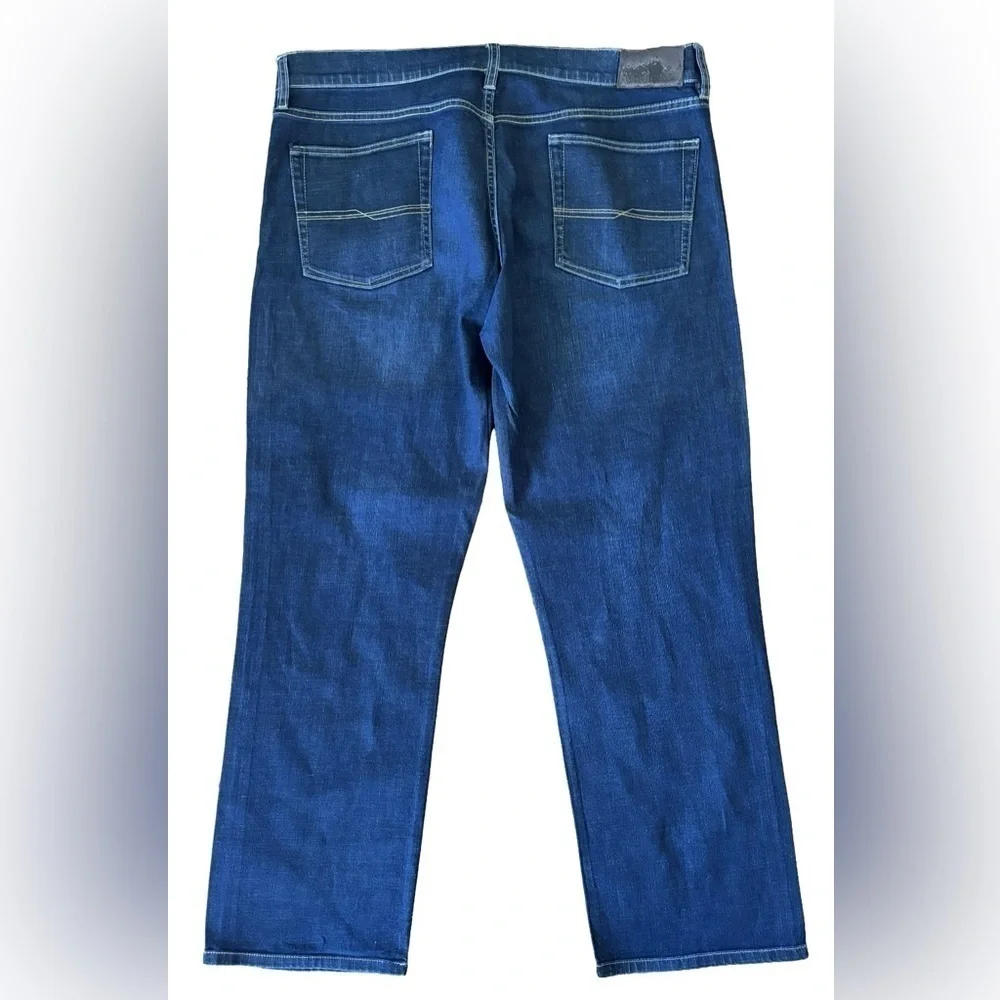 Lucky Brand dk wash straight lg mid rise jeans Mns 38x32